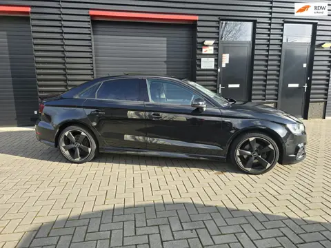 Audi A3 Limousine 1.6 TDI Attraction S-Line | DAK | NAVI | PDC | STOELVERW.| ELEC. PAKKET