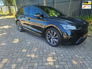 Skoda Enyaq iV 60 Sportline black / schaalstoelen. 20 inch.