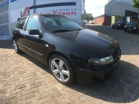 SEAT Leon 1.8-20VT Sport incl nieuwe APK (bj 2001)