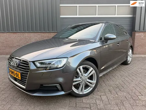Audi A3 Sportback 40 e-tron Advance Sport Virtual cockpit, S-line Stoelverw, Led,