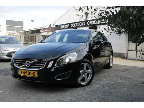 Volvo S60 1.6 T4F Summum / PANO / AUTOMAAT/ CAMERA / PDC / NAVI