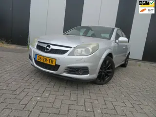 Opel Vectra GTS 1.8-16V Executive