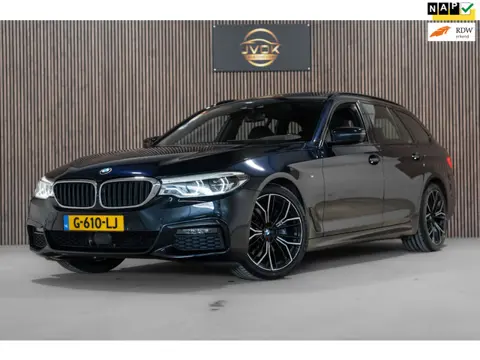 BMW 5-serie Touring 530i M Sport PANO LEDER LED