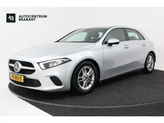 Mercedes-Benz A-klasse 200 Business Solution Plus Upgrade (CAMERA, STOELVERWARMING, NAVIGATIE, PARKE