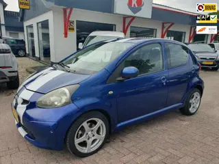 Toyota Aygo 1.0-12V + 5drs AIRCO BJ 2007