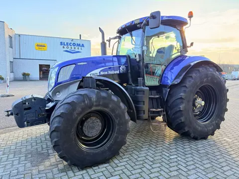 New Holland T7040 PC Blue Power