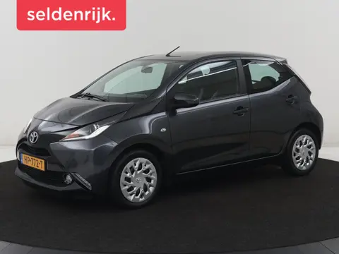Toyota Aygo 1.0 VVT-i x-play | Cruise control | Camera | Airco | Navigatie | Bluetooth