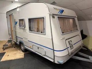 Knaus Blue Line 400 TM VASTBED TREINZIT VOORTENT