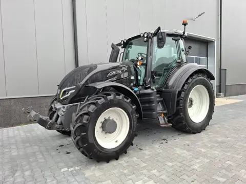 Valtra T 215 Direct Twintrac (bj 2021)