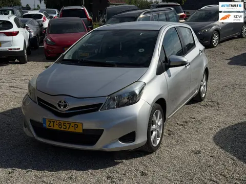 Toyota Yaris 1.3 VVT-i Aspiration Automaat Airco Leer Camera Nette Auto