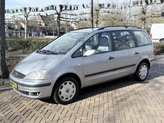 Ford Galaxy 2.0-8V Centennial 7 persoons! (bj 2004)