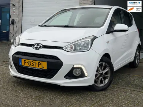 Hyundai I10 1.0i i-Drive/5drs/ 3e EIG/ dealeronderhouden/ 1jaar apk/ volle opties/ zeer nette auto.