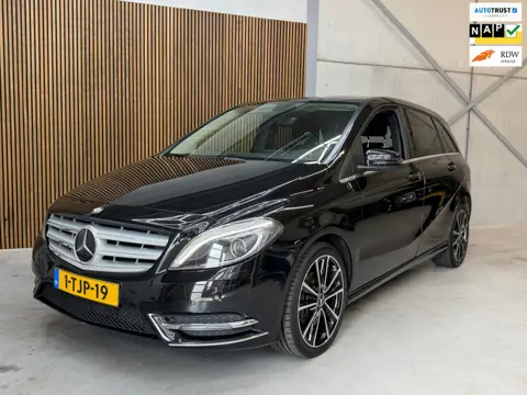 Mercedes-Benz B-klasse 180 Ambition | AUTOMAAT | LEER | NAVI |