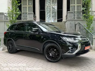 Mitsubishi Outlander 2.0 4WD Instyle Automaat 7Persoons Sch-Dak Carplay Navi Climate Cruise Ctr Afn 