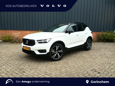 Volvo XC40 T3 Aut. R-Design |Trekhaak|Schuifdak|Elektr. verstelbare stoelen| 360 Camera|Standkachel|