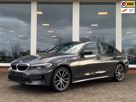 BMW 3-serie 320i Sedan - Aut. - Navi - PDC - LM - Trekhaak