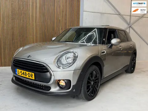 Mini Clubman 1.5 One Chili AUTOMAAT | PANORAMADAK | NAVI |