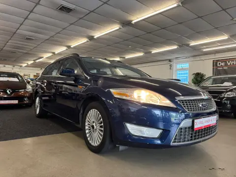 Ford Mondeo Wagon 2.0-16V Titanium. PDC, cruise/climate control, nwe apk bij aflevering en meer!