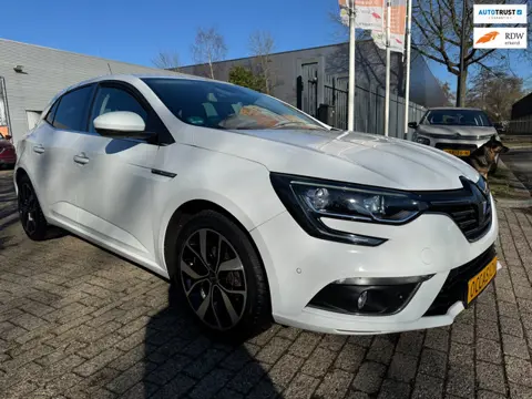 Renault Mégane 1.3 TCe Bose camera, pdc, clima, groot display, 1/2 leder key-less go/start stoelverw