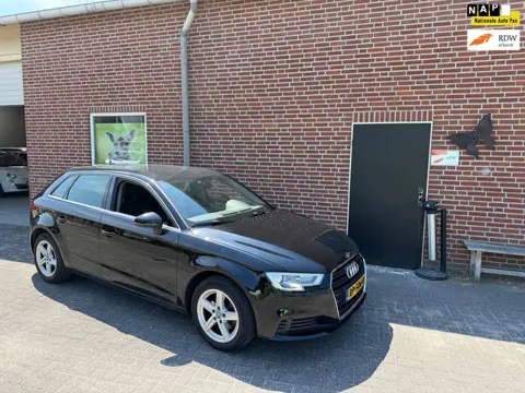 Audi A3 Sportback 1.0 TFSI Airco, PDC, Cruise control
