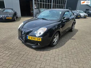 Alfa Romeo MiTo 1.4 DISTINCTIVE GOED LEZEN!!