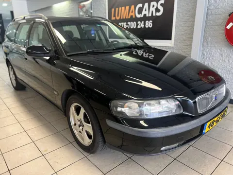 Volvo V70 2.4 | Nieuwe APK | Cruise | Airco | Trekhaak |