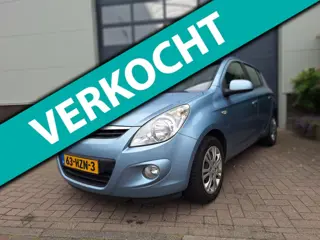 Hyundai I20 | 1.4i DynamicVersion | Volledig onderhouden | Airco | Trekhaak |