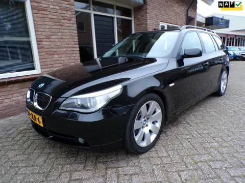 BMW 5-serie Touring 545i Automaat / Leder / Panoramadak / Head Up