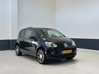 Volkswagen Up! 1.0 high up! Automaat | Navigatie | Panorama | Airco | Lederen bekleding |