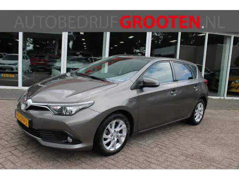 Toyota Auris 1.8 Hybrid Dynamic (bj 2017, automaat)