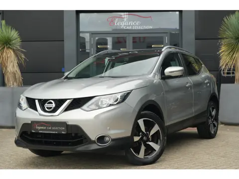 Nissan QASHQAI 1.6 N-Connecta 164pk Panoramadak/Trekhaak/360Camera
