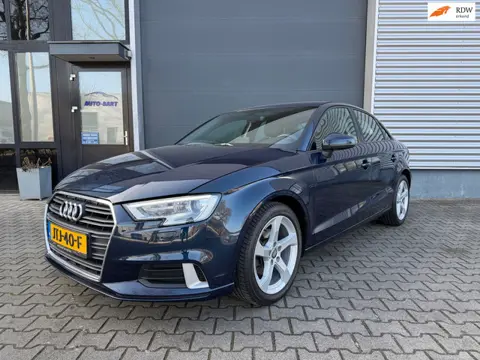 Audi A3 LIMOUSINE 30 TFSI |dealer onderhouden |stoelverwarming