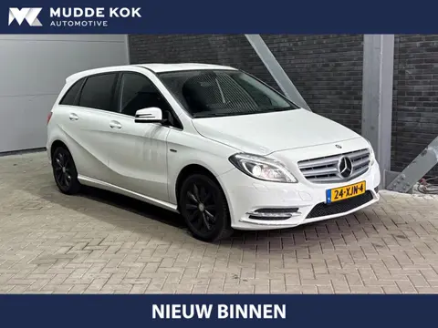 Mercedes-Benz B-klasse 200 Ambition | Trekhaak | Bi-Xenon | Parkeersensoren | Navigatie | Cruise Con