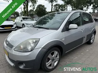 Ford Fiesta 1.4-16V Crossroad NIEUWE APK / RIJDT GOED / RIJKLAAR