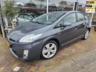 Toyota Prius 1.8 Dynamic,leder,stoelverwarming,head-up
