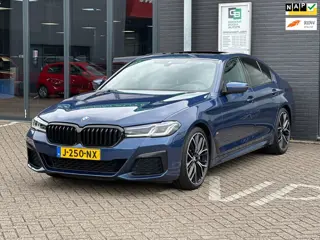 BMW 5-serie 530i High Executive Edition/PANO-DAK/CARPLAY/CAMERA/NL-AUTO NAP!!