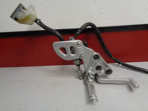 RECHTER SCHETSPLAAT Suzuki GSX R 1300 Hayabusa 1998 - 2007