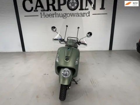 Vespa Scooter GTV 300 Sei Giorni LE 2018 Akrapovic Special Edition