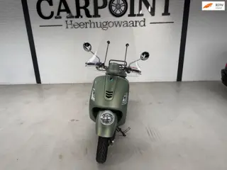 Vespa Scooter GTV 300 Sei Giorni LE 2018 Akrapovic Special Edition