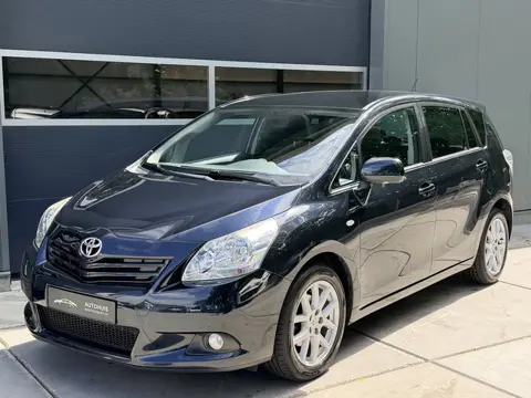 Toyota Verso 1.8 VVT-i 147pk H6 Business Panorama dak Climate Control LMV Camera Trekhaak Navigatie