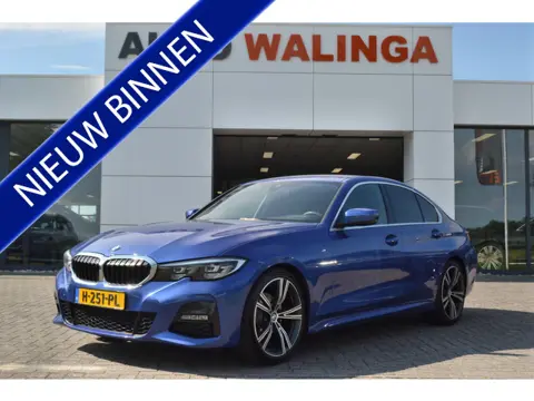 BMW 3-serie 320i M Sport Pakket | Achteruitrijcamera | Carplay | Leer Alcan | Dealer onderhouden Nl 