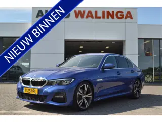 BMW 3-serie 320i M Sport Pakket | Achteruitrijcamera | Carplay | Leer Alcan | Dealer onderhouden Nl 