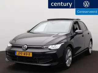 Volkswagen Golf 1.5 eHybrid Life Edition | Panodak | Zwenkbare trekhaak | Camera | ACC |