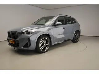 BMW X1 sDrive18i | M-Sportpakket | LED | Leder | HUD | Panoramadak | Elektr. zetels | Stoelverwarmin