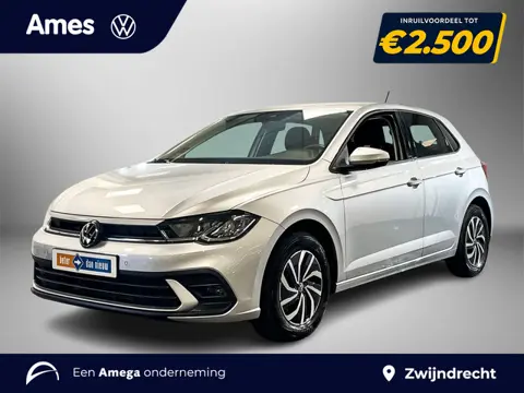 Volkswagen Polo 1.0 95pk TSI Life Edition Licht en Zicht Pakket | Voorstoelen verwarmbaar | 'App-Con
