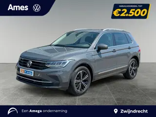 Volkswagen Tiguan 1.4 245pk TSI eHybrid Life Business Parkeersensoren vóór en achter | Adaptive Crui