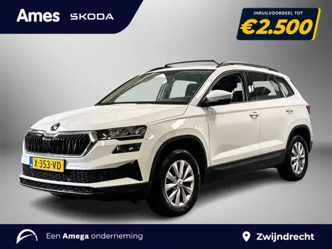 Škoda Karoq 1.5 150pk TSI ACT Business Edition Panoramadak | Parkeer Pakket | 	Navigatie Amundsen me