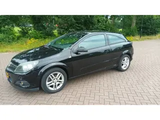 Opel Astra GTC 1.6 Airco / apk 05-27