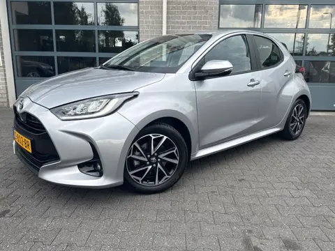 Toyota Yaris 1.5 Hybrid Dynamic|CAMERA|CLIMA|KEYLESS|
