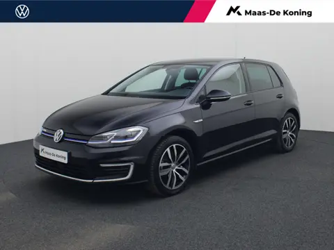 Volkswagen e-Golf E-DITION 100kW/136PK · Navigatie · LED · Camera + Parkeersensoren · Warmtepomp ·